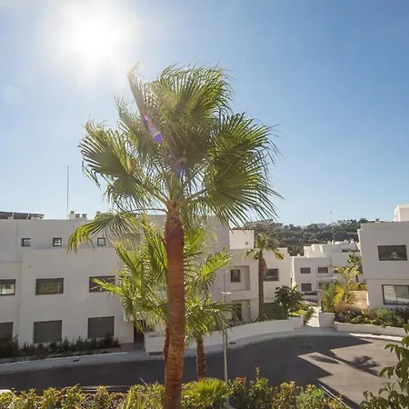 70b Casares